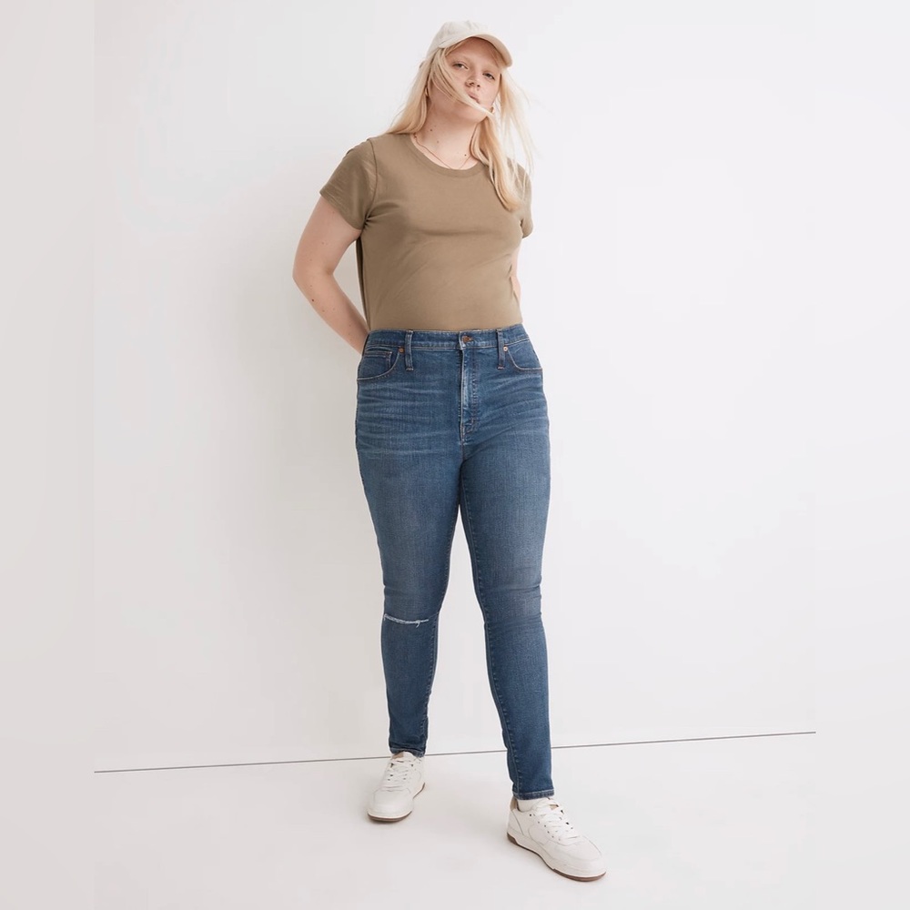 Madewell 10" High-Rise Skinny Jeans in Foregate Wash: Knee-Rip / size 28 Regular